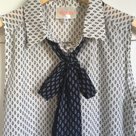 Modcloth Sleeveless Blouse with Removable Pussycat Bow S - Picture 2 of 7